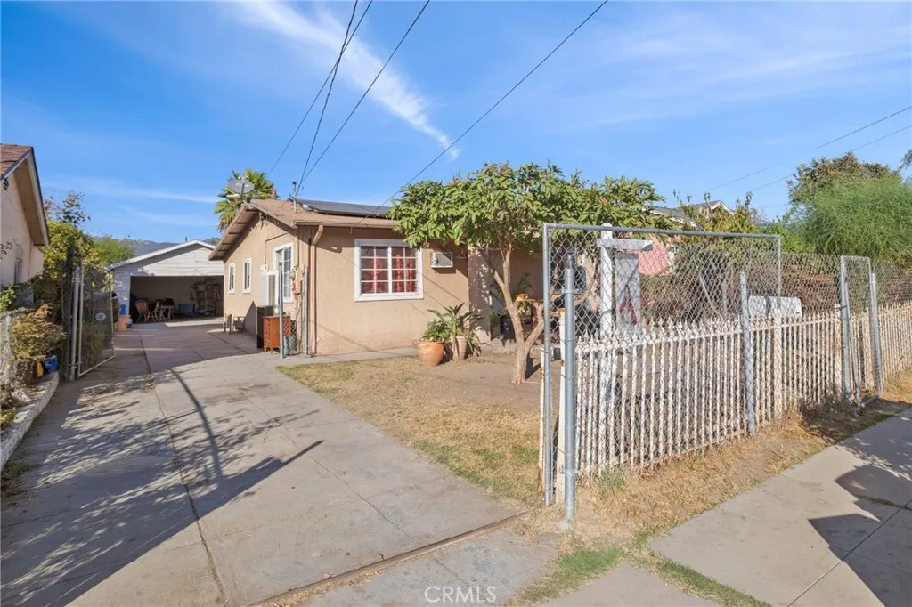 994 W 15th, San Bernardino, California 92411 home-pic-0