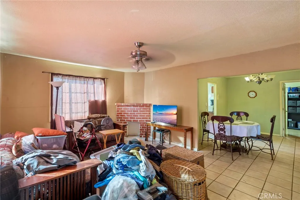 994 W 15th, San Bernardino, California 92411 home-pic-5