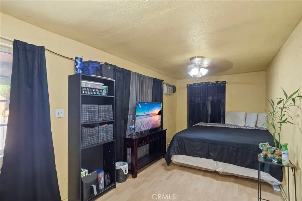 994 W 15th, San Bernardino, California 92411 home-pic-9
