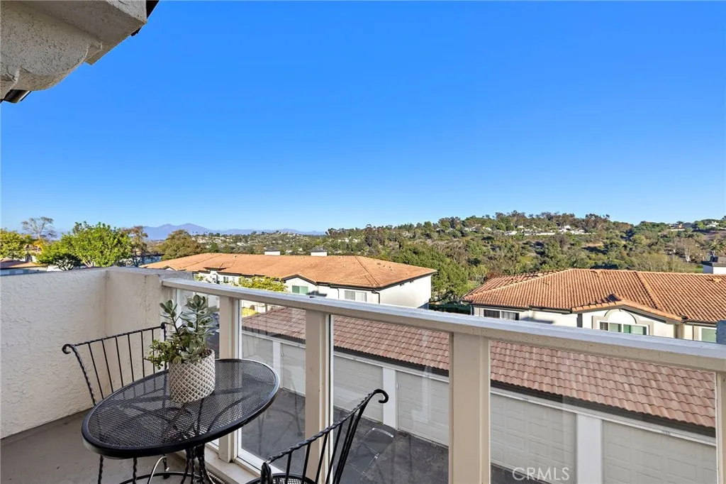 30902 Clubhouse Drive 6h, Laguna Niguel, California 92677 home-pic-2