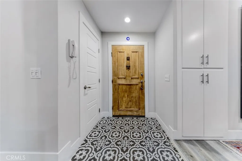 3284 Barham 103, Los Angeles, California 90068 home-pic-3