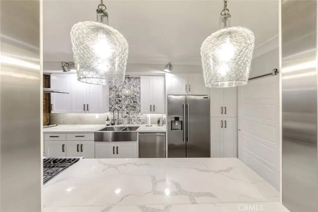 3284 Barham 103, Los Angeles, California 90068 home-pic-12