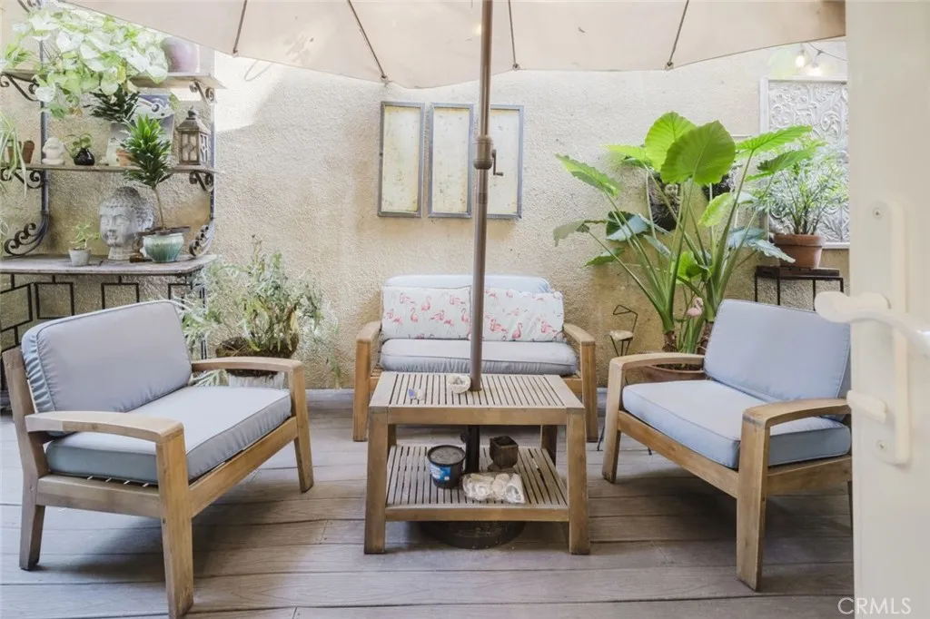 3284 Barham 103, Los Angeles, California 90068 home-pic-15