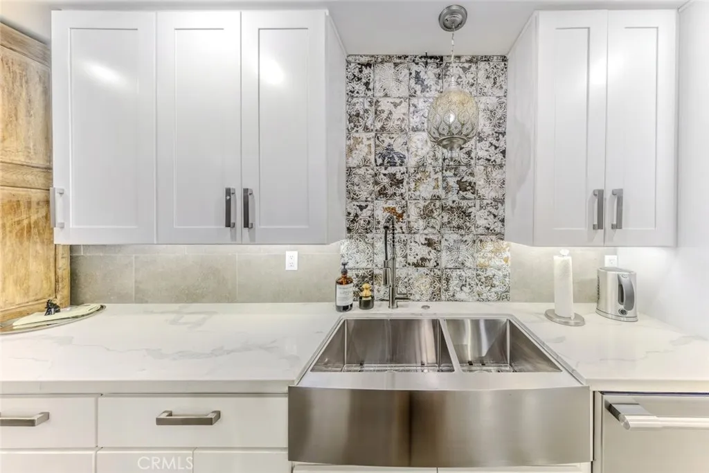 3284 Barham 103, Los Angeles, California 90068 home-pic-13