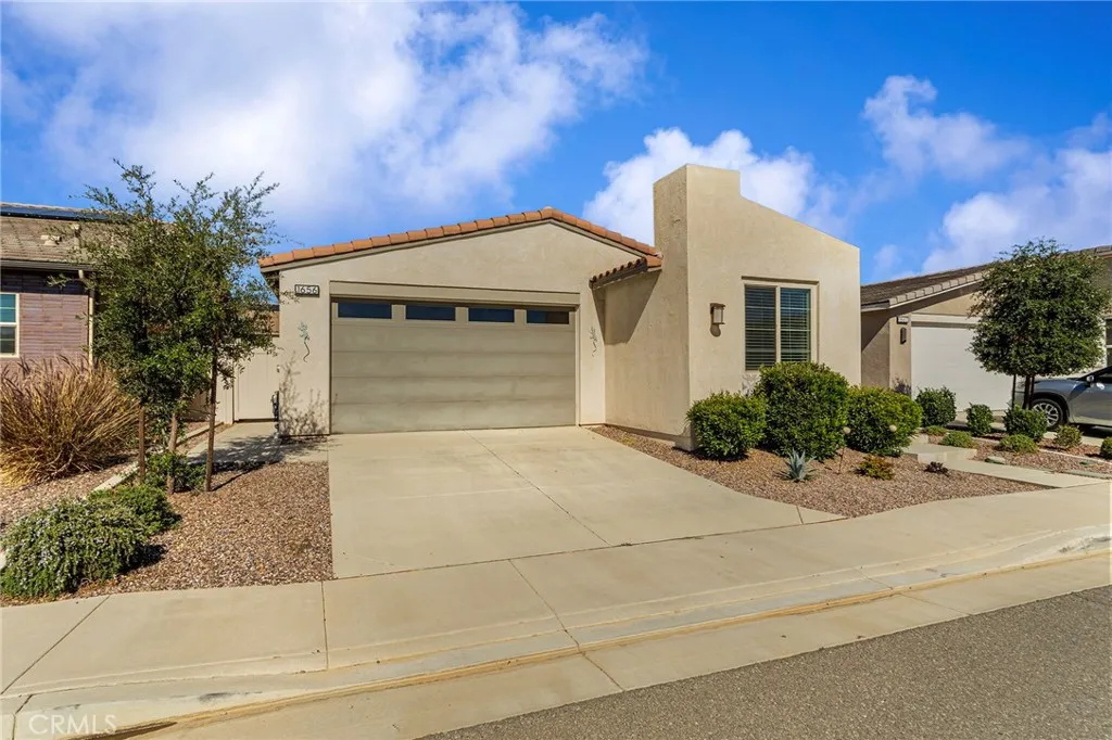 1656 Spring Run Lane, Beaumont, California 92223 home-pic-1