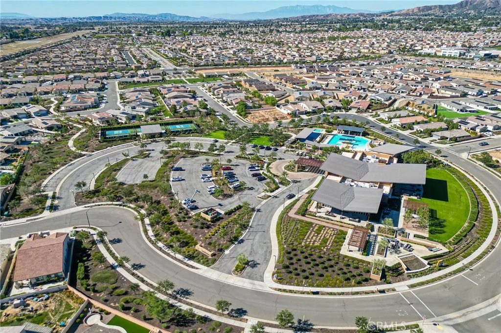 1656 Spring Run Lane, Beaumont, California 92223 home-pic-38