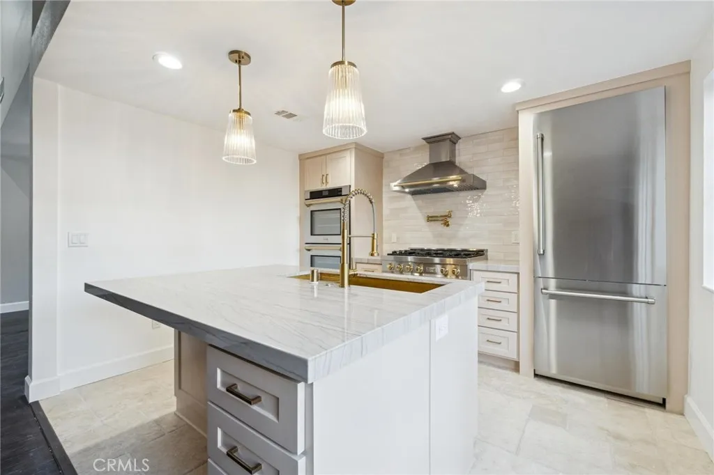 19725 Collins Road, Canyon Country, California 91351 home-pic-14