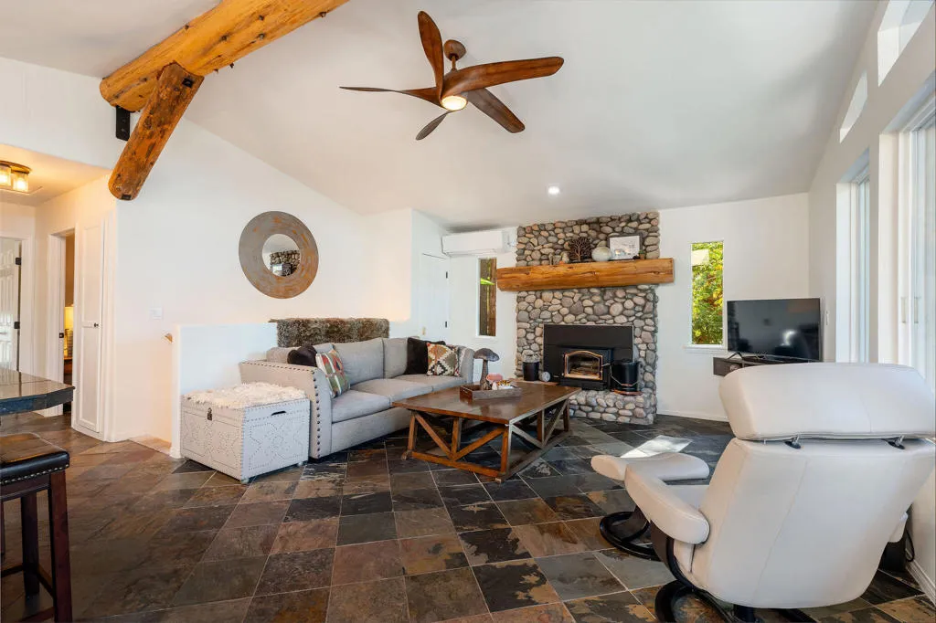 25275 Norwood Drive, Idyllwild, California 92549 home-pic-10