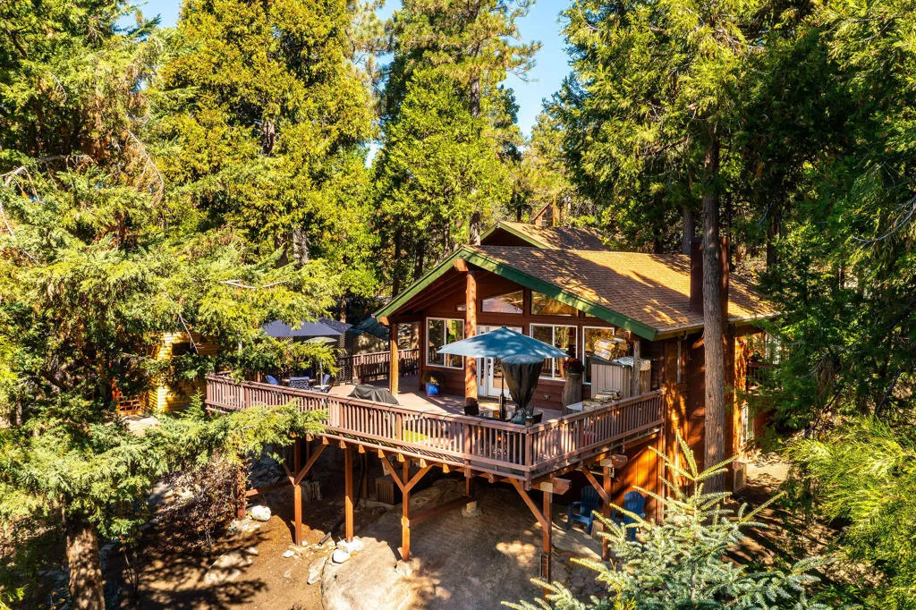 25275 Norwood Drive, Idyllwild, California 92549 home-pic-1