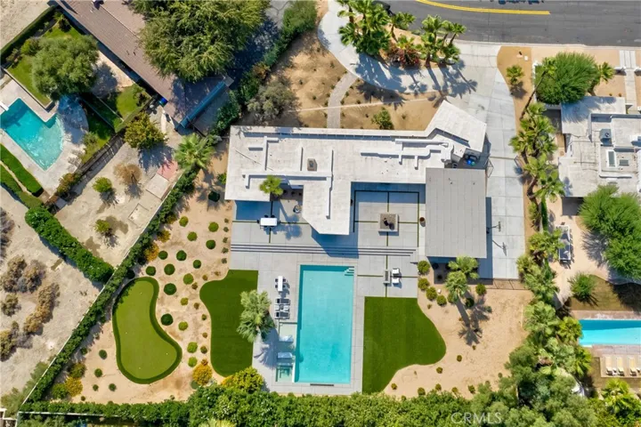 Welcome to 72408 Desert Drive