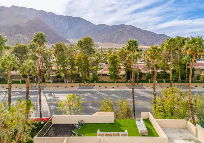 200 E. Racquet Club #60-44