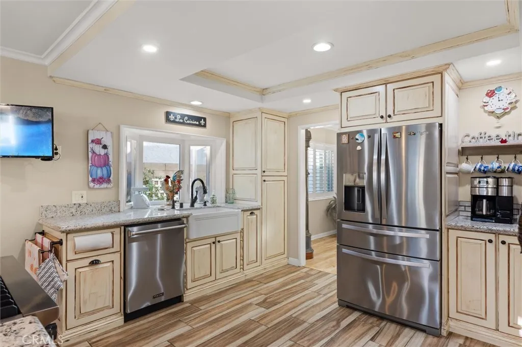 25610 Amber Leaf Road, Torrance, California 90505 home-pic-14