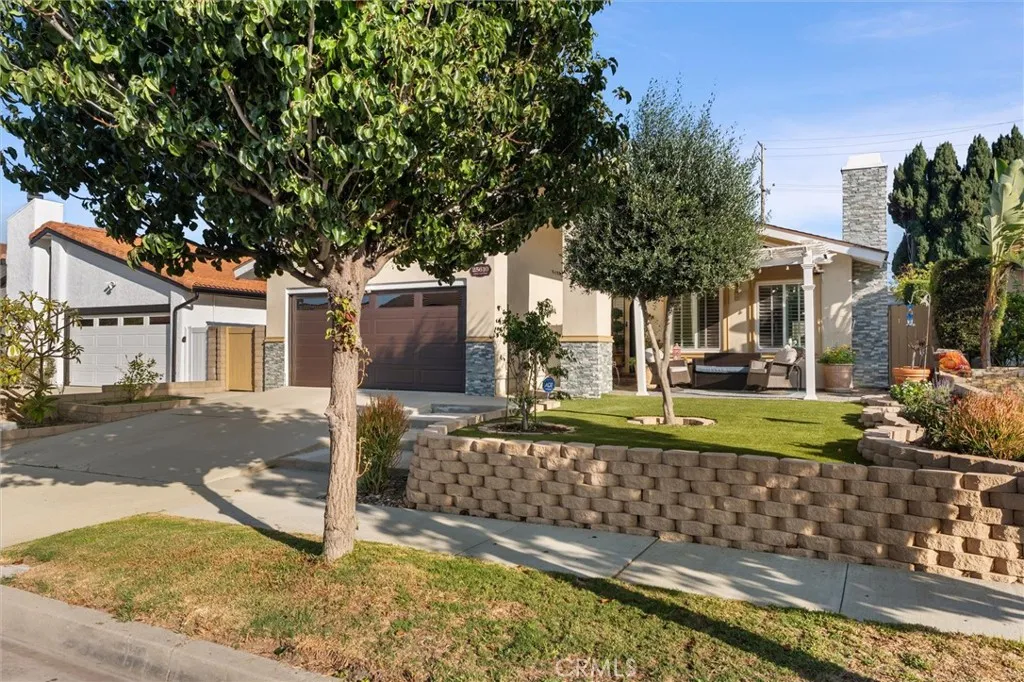 25610 Amber Leaf Road, Torrance, California 90505 home-pic-2