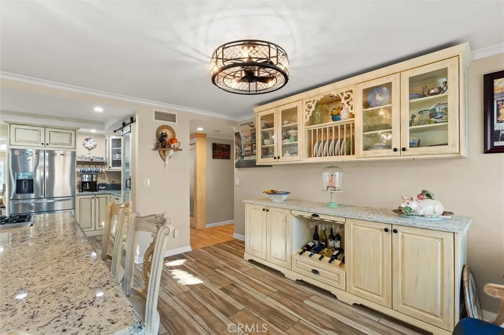 25610 Amber Leaf Road, Torrance, California 90505 home-pic-16