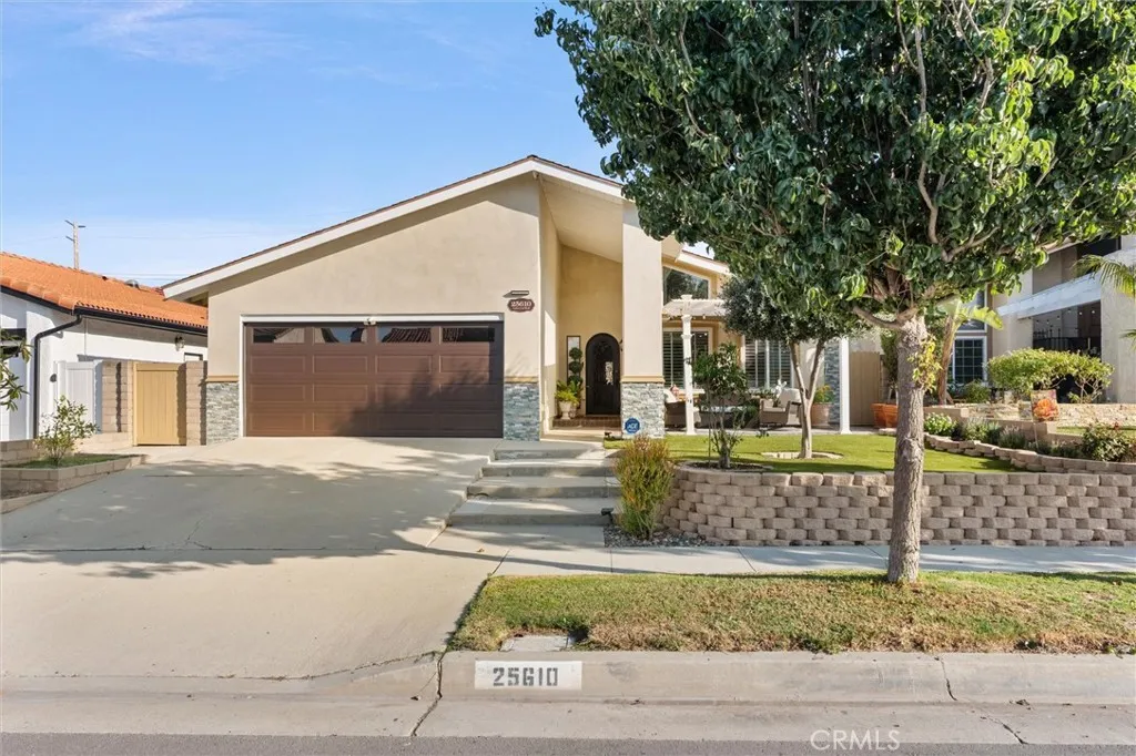 25610 Amber Leaf Road, Torrance, California 90505 home-pic-1