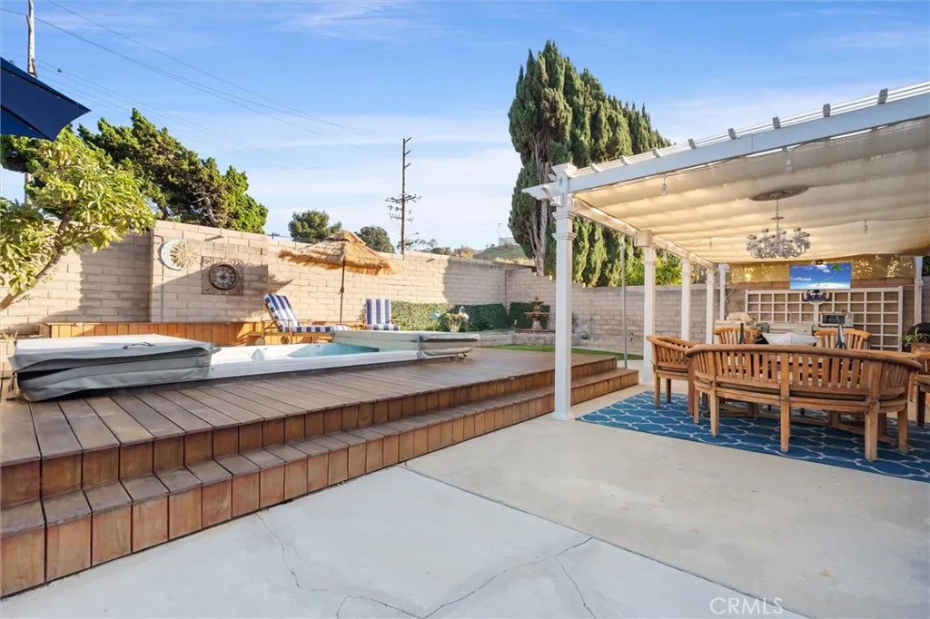 25610 Amber Leaf Road, Torrance, California 90505 home-pic-33