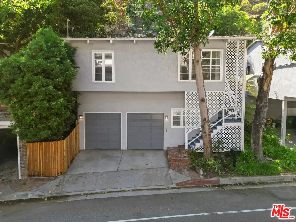 1113 N Beverly Glen Boulevard, Los Angeles, California 90077 home-pic-0