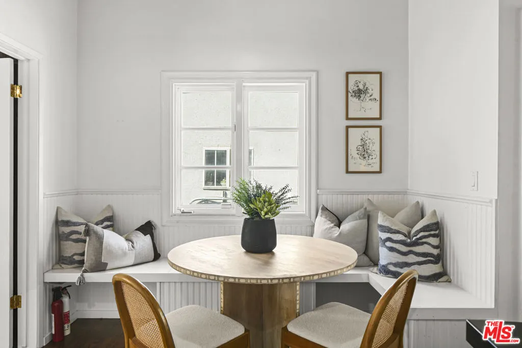 1113 N Beverly Glen Boulevard, Los Angeles, California 90077 home-pic-2