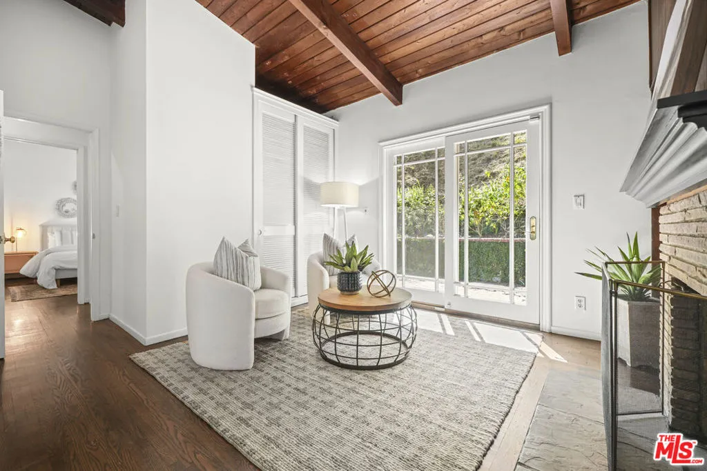 1113 N Beverly Glen Boulevard, Los Angeles, California 90077 home-pic-17