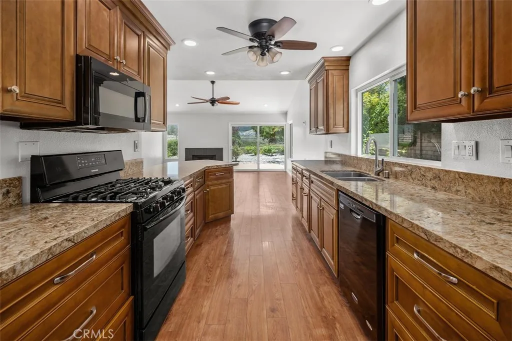 4346 Los Padres Drive, Fallbrook, California 92028 home-pic-12