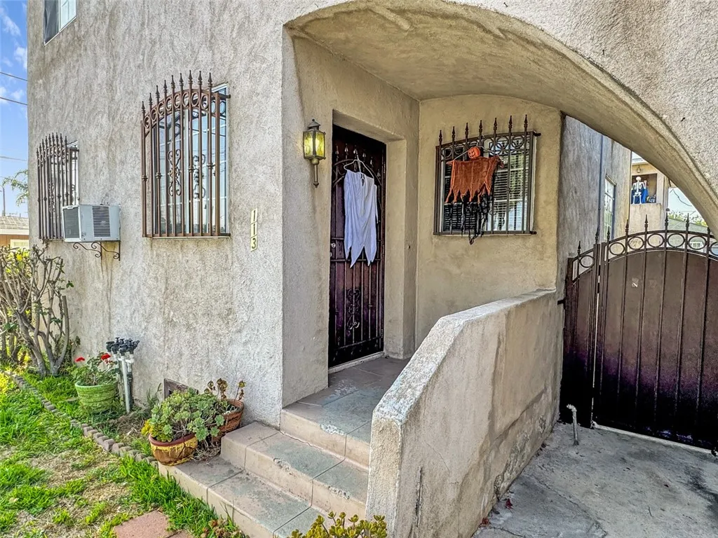 113 N 19th Street, Montebello, California 90640 home-pic-2