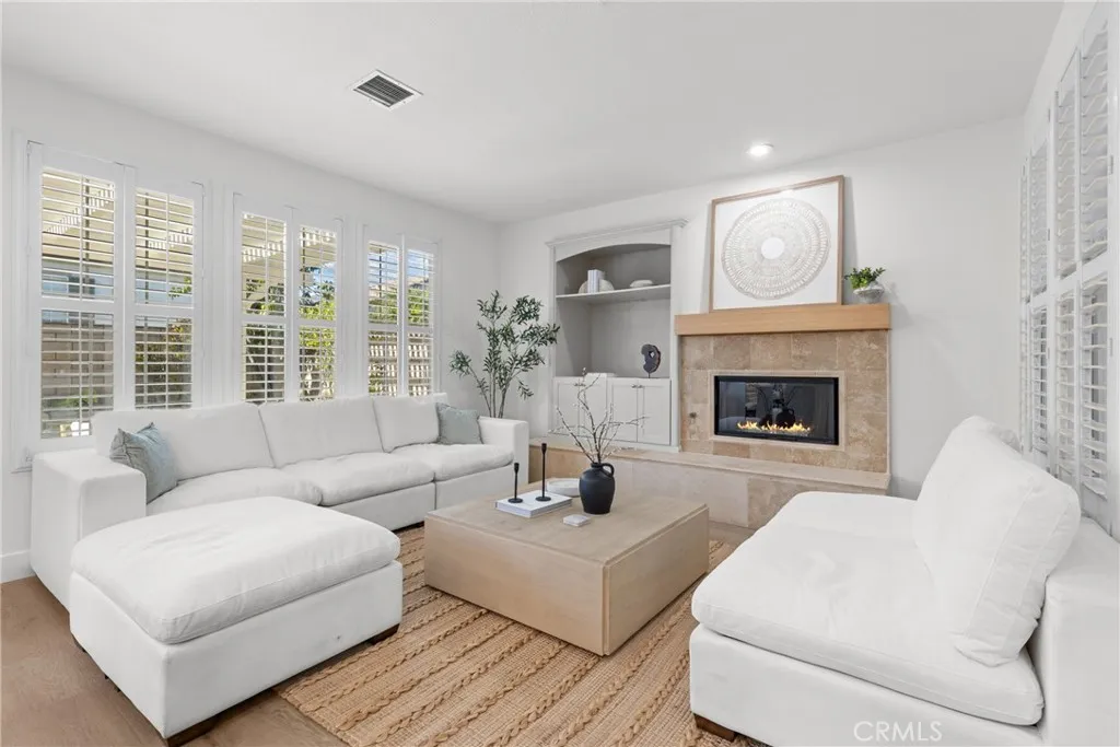 173 Parkside Drive, Simi Valley, California 93065 home-pic-3