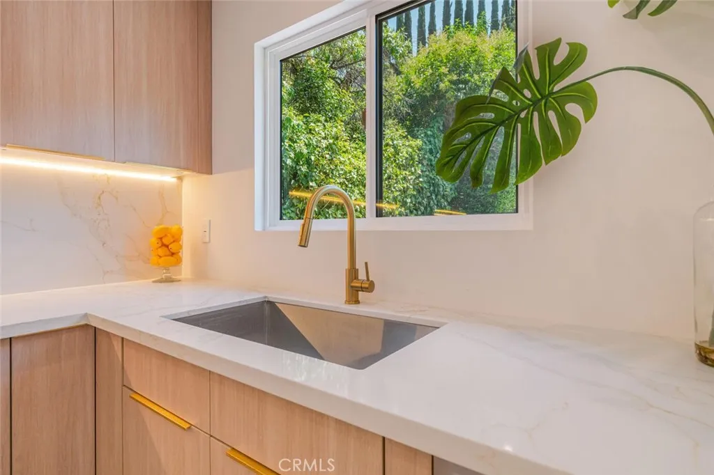 22218 San Miguel Street, Woodland Hills, California 91364 home-pic-27