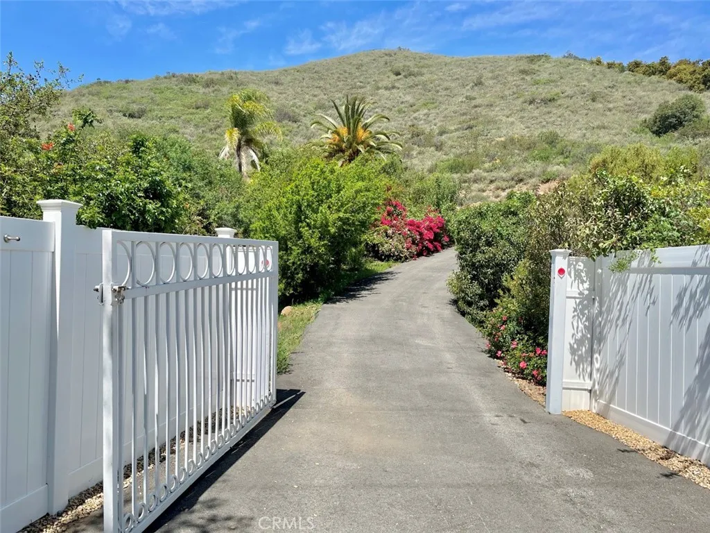 45251 La Cruz Drive, Temecula, California 92590 home-pic-1