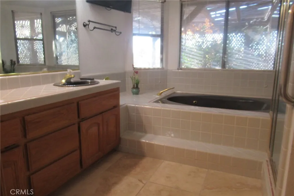 16035 Venango, Apple Valley, California 92307 home-pic-21