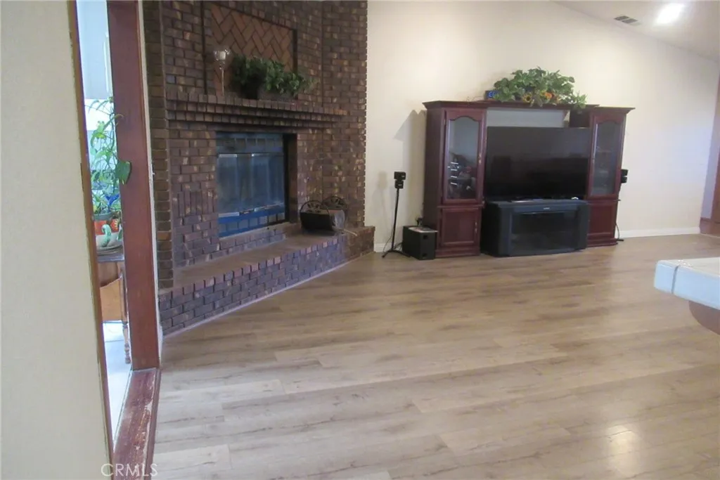 16035 Venango, Apple Valley, California 92307 home-pic-7
