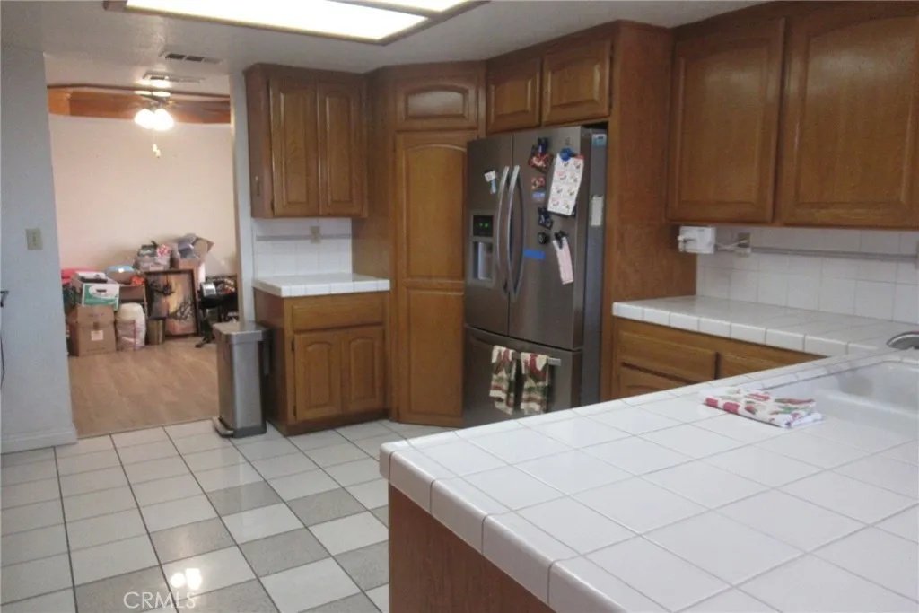 16035 Venango, Apple Valley, California 92307 home-pic-10