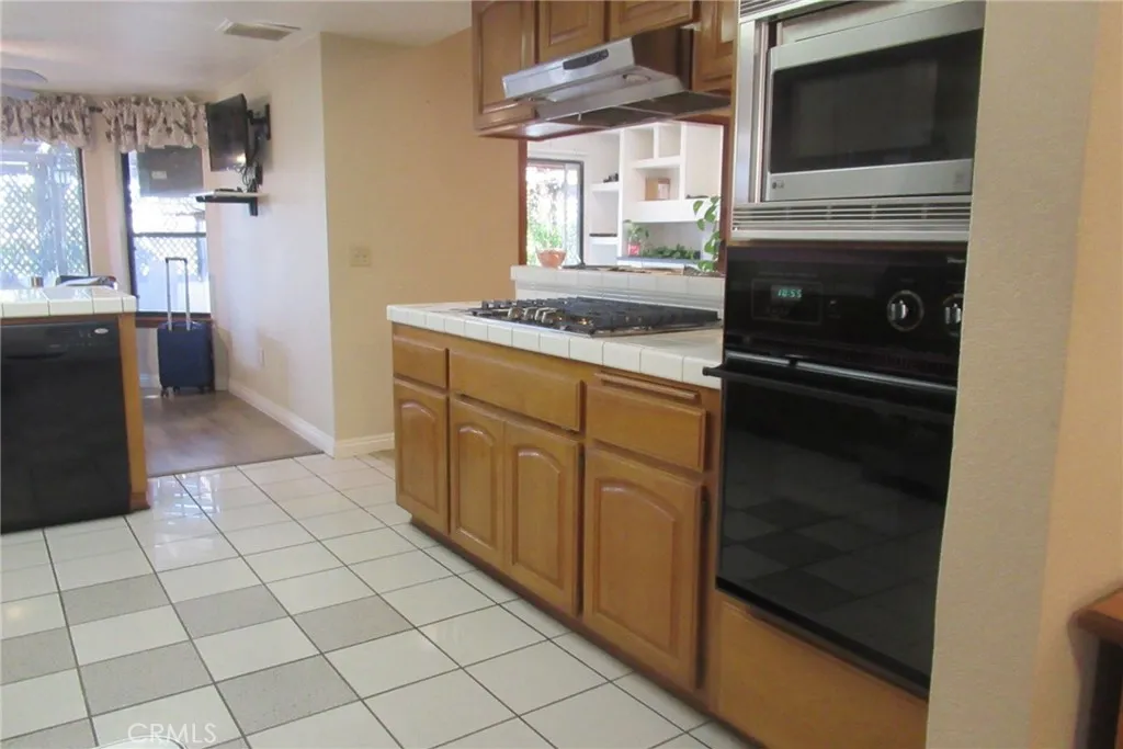 16035 Venango, Apple Valley, California 92307 home-pic-12