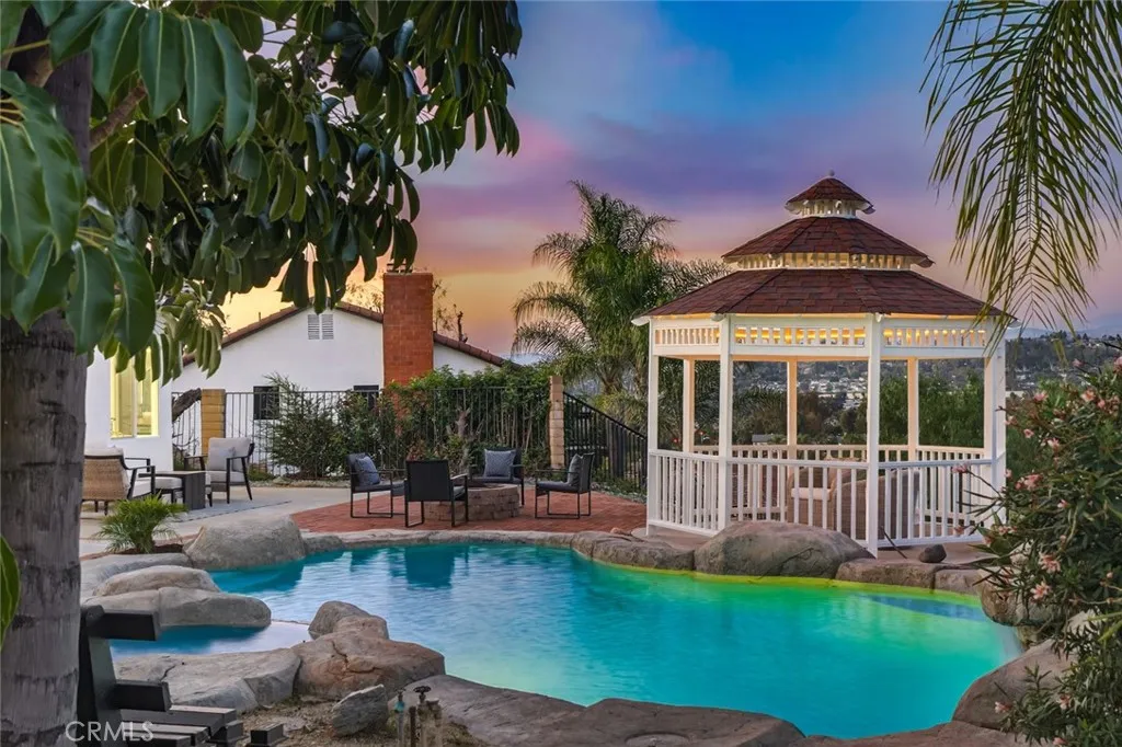 266 S Via Montanera, Anaheim Hills, California 92807 home-pic-63