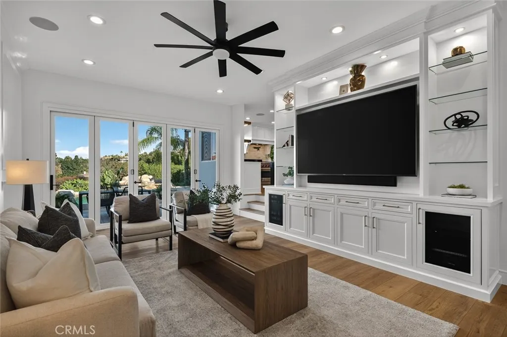 266 S Via Montanera, Anaheim Hills, California 92807 home-pic-8