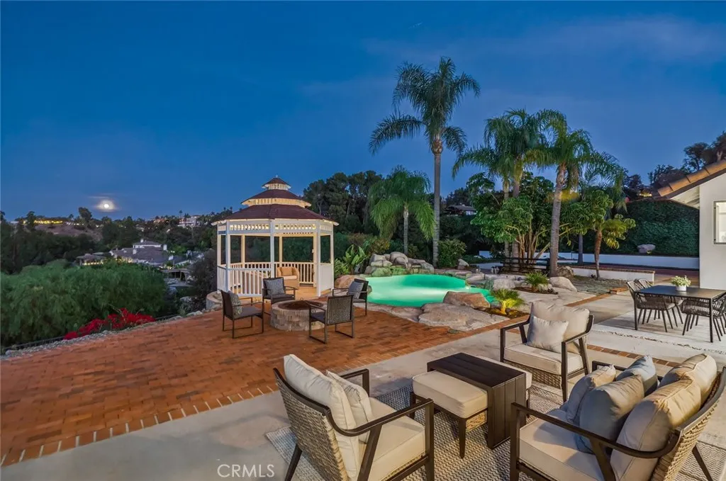 266 S Via Montanera, Anaheim Hills, California 92807 home-pic-65