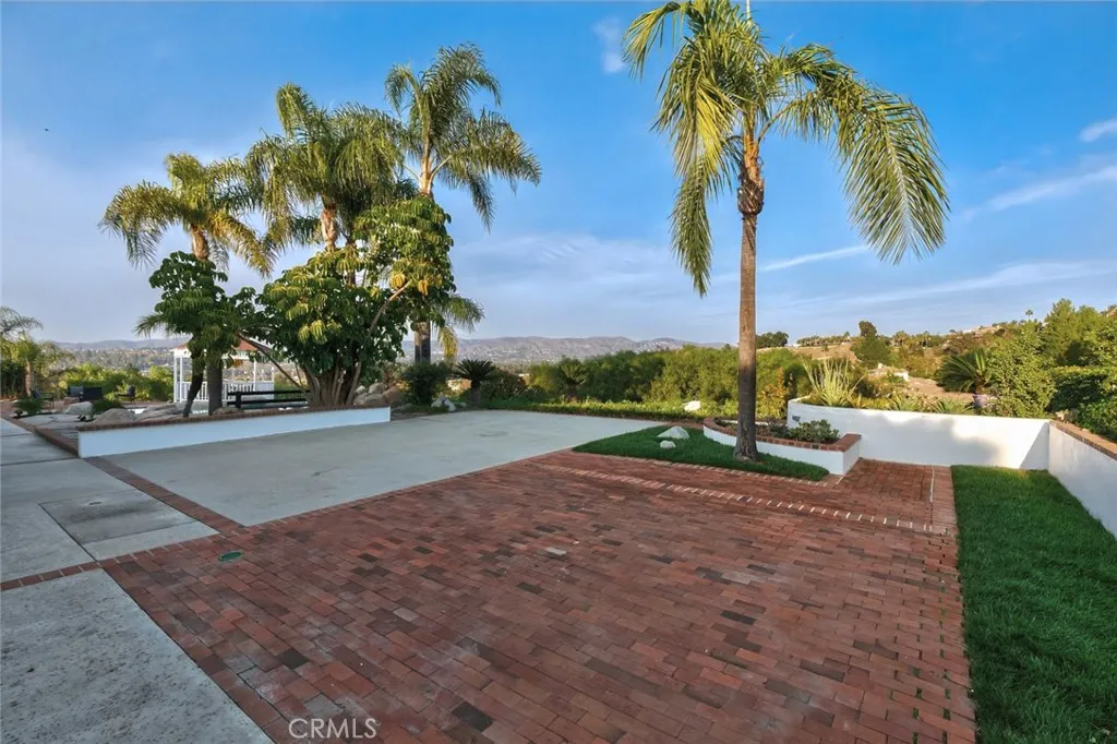 266 S Via Montanera, Anaheim Hills, California 92807 home-pic-59