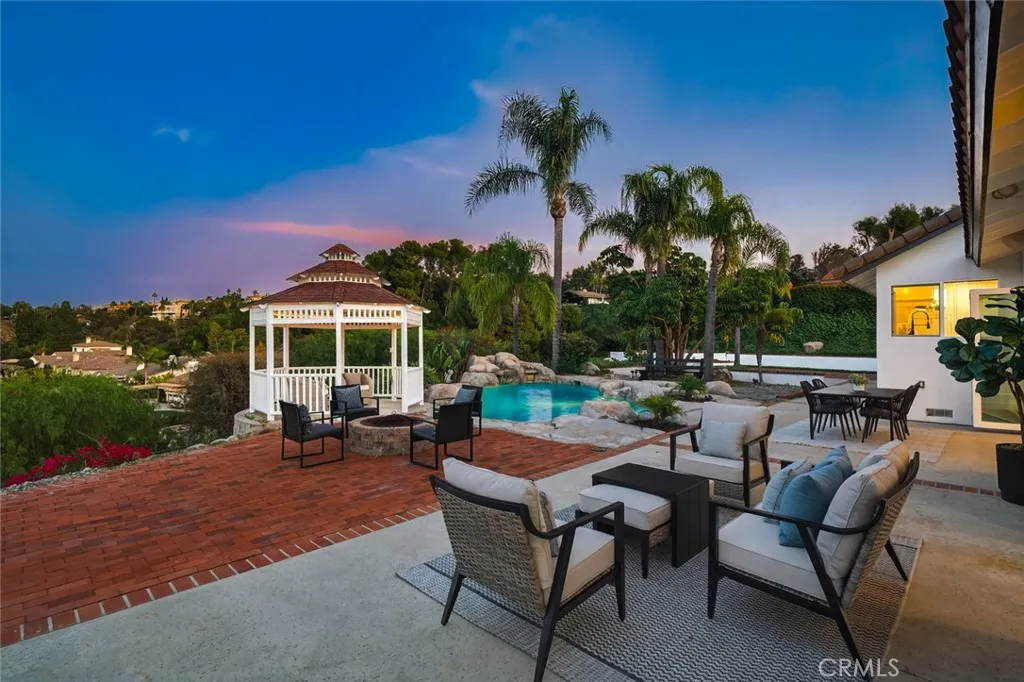 266 S Via Montanera, Anaheim Hills, California 92807 home-pic-62
