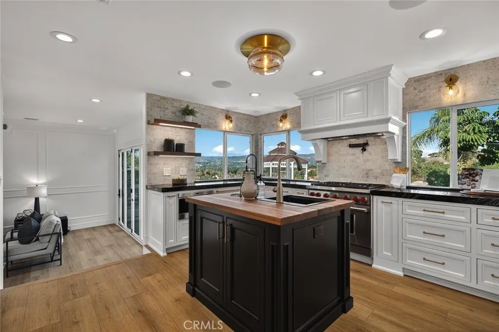 266 S Via Montanera, Anaheim Hills, California 92807 home-pic-16