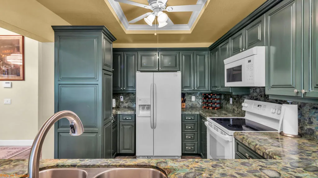 41444 Woodhaven Dr. Drive E, Palm Desert, California 92211 home-pic-10