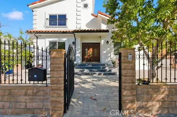 5048 Hesperia, Encino, California 91316