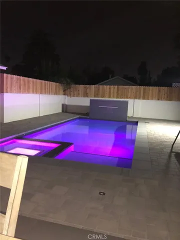 5048 Hesperia, Encino, California 91316