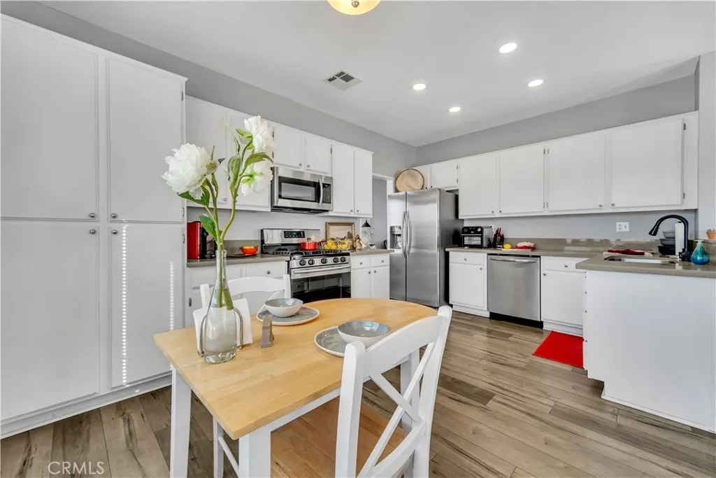 37051 Alder, Palmdale, California 93552 home-pic-5