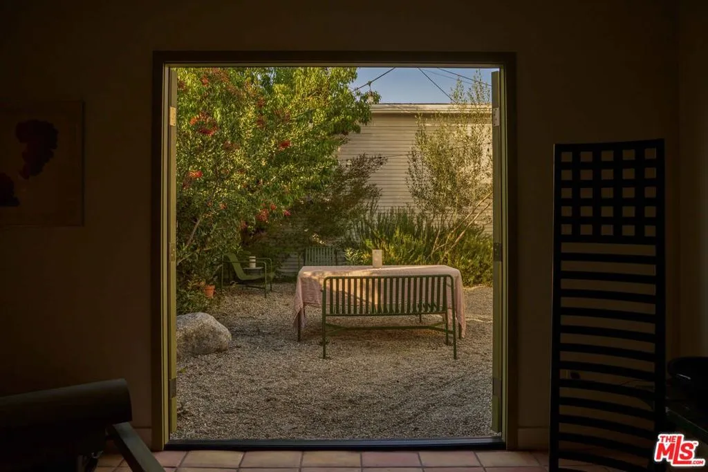 4179 S Van Ness Avenue, Los Angeles, California 90062 home-pic-36
