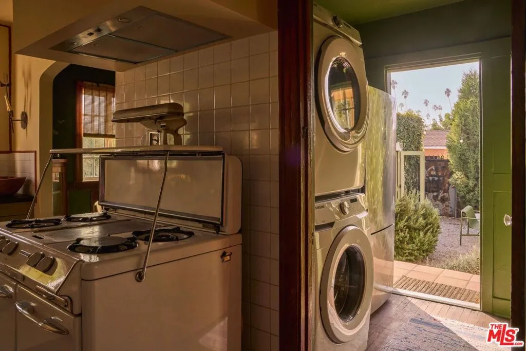 4179 S Van Ness Avenue, Los Angeles, California 90062 home-pic-24