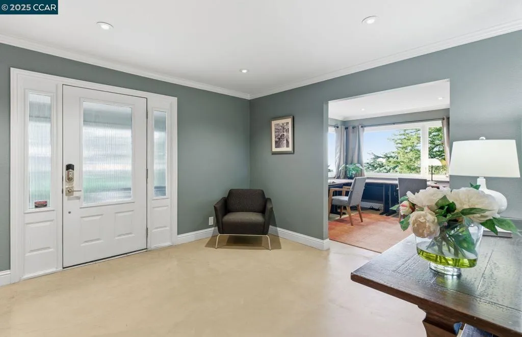 1760 Manzanita Dr, Oakland, California 94611 home-pic-35