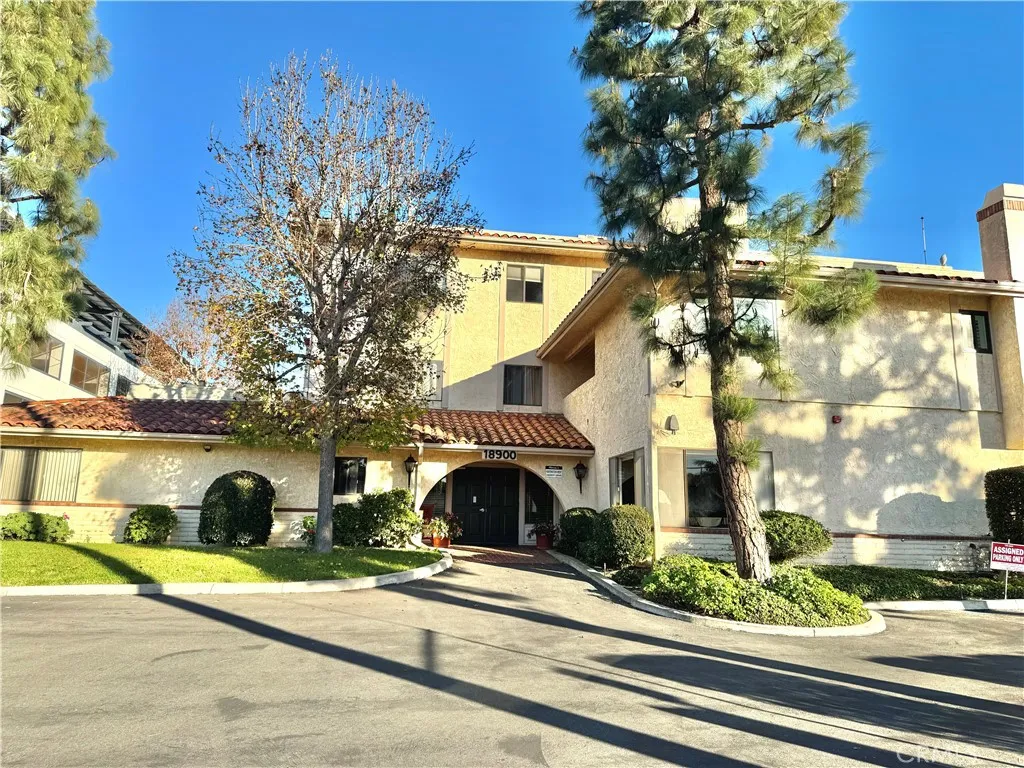 18900 Delaware Street 352, Huntington Beach, California 92648 home-pic-1