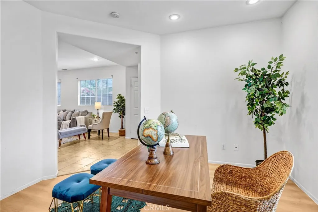 17108 Red Ash Court, Fontana, California 92337 home-pic-7