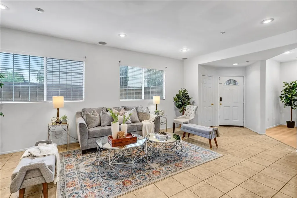 17108 Red Ash Court, Fontana, California 92337 home-pic-5