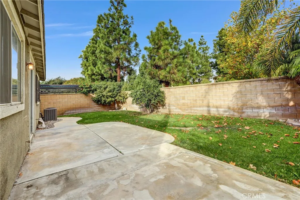 17108 Red Ash Court, Fontana, California 92337 home-pic-25