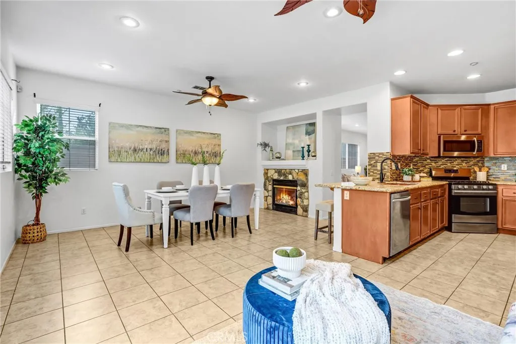 17108 Red Ash Court, Fontana, California 92337 home-pic-11